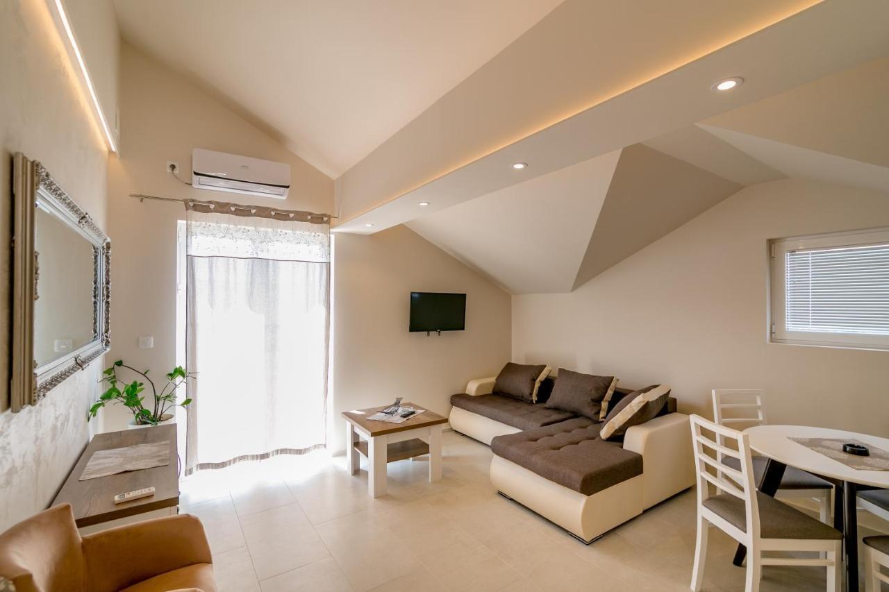Apartments Milanovic Херцег Нови Екстериор снимка
