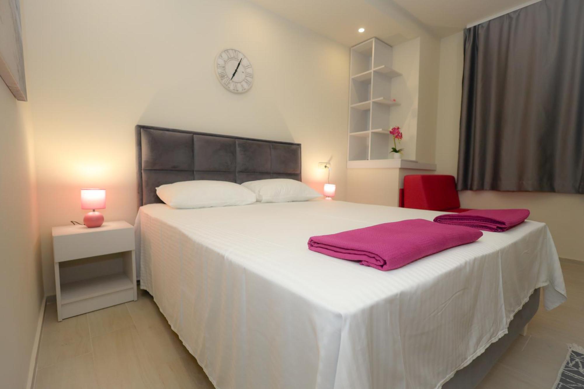 Apartments Milanovic Херцег Нови Екстериор снимка