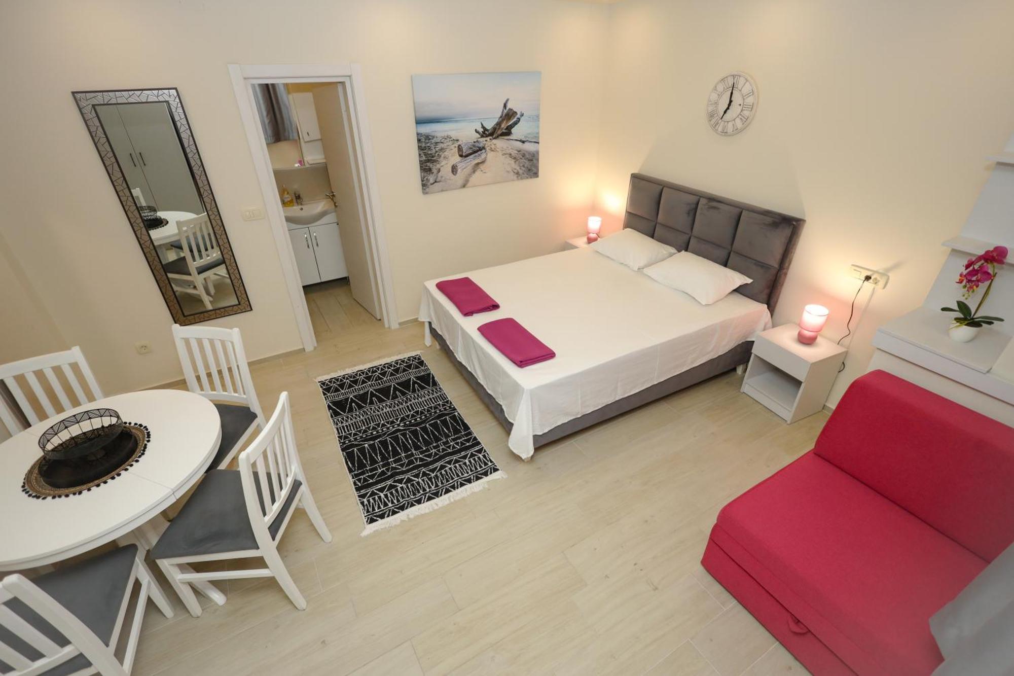 Apartments Milanovic Херцег Нови Екстериор снимка