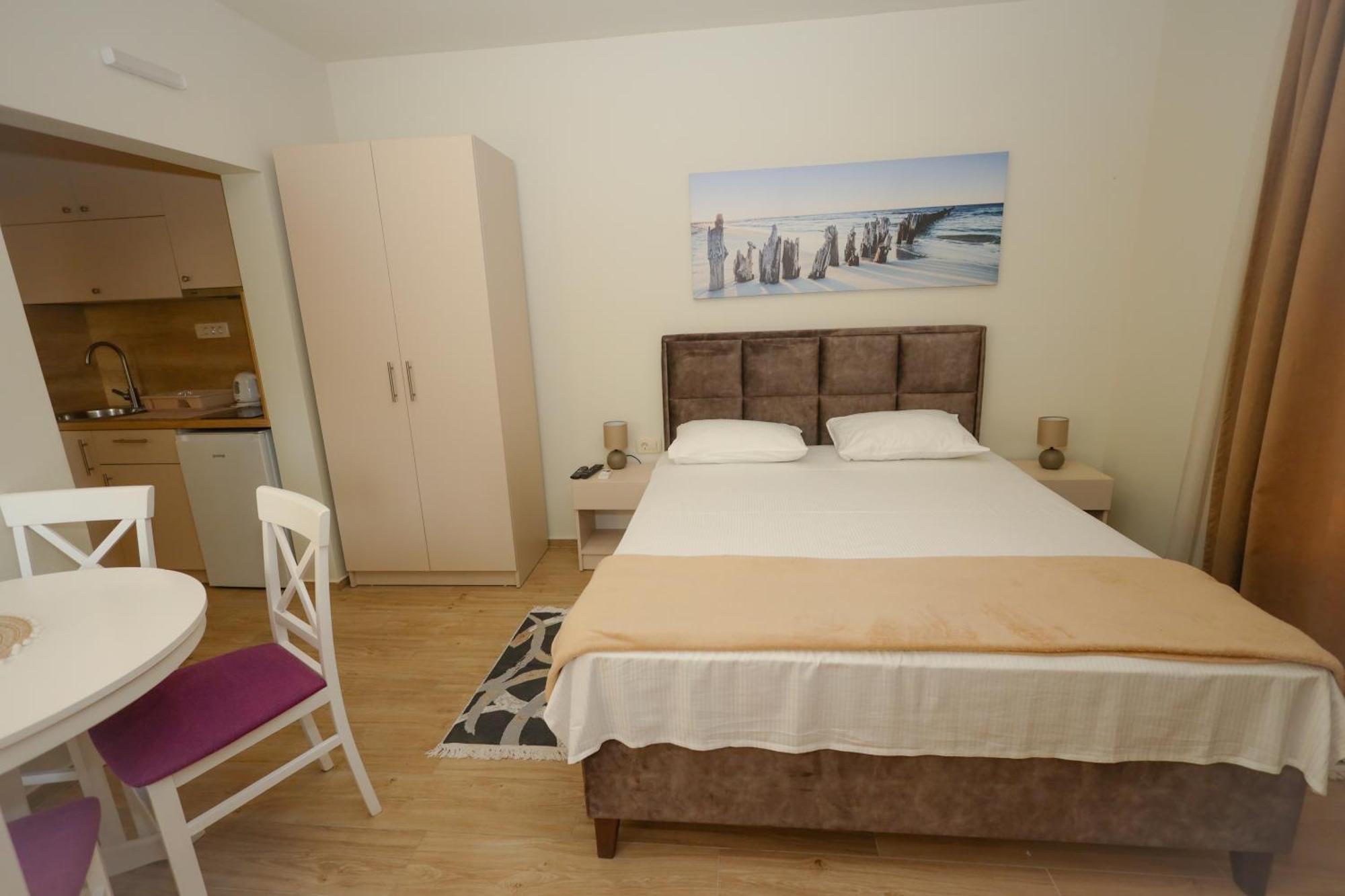 Apartments Milanovic Херцег Нови Екстериор снимка