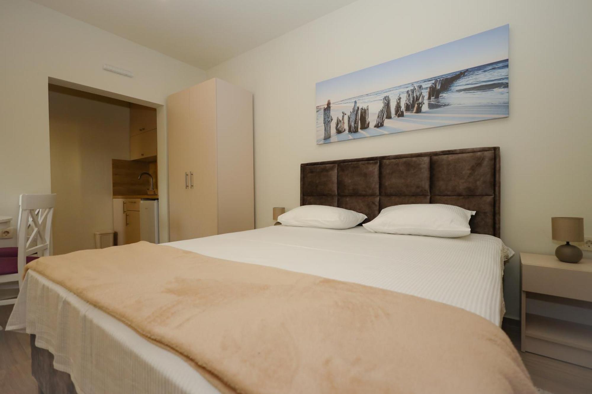 Apartments Milanovic Херцег Нови Екстериор снимка