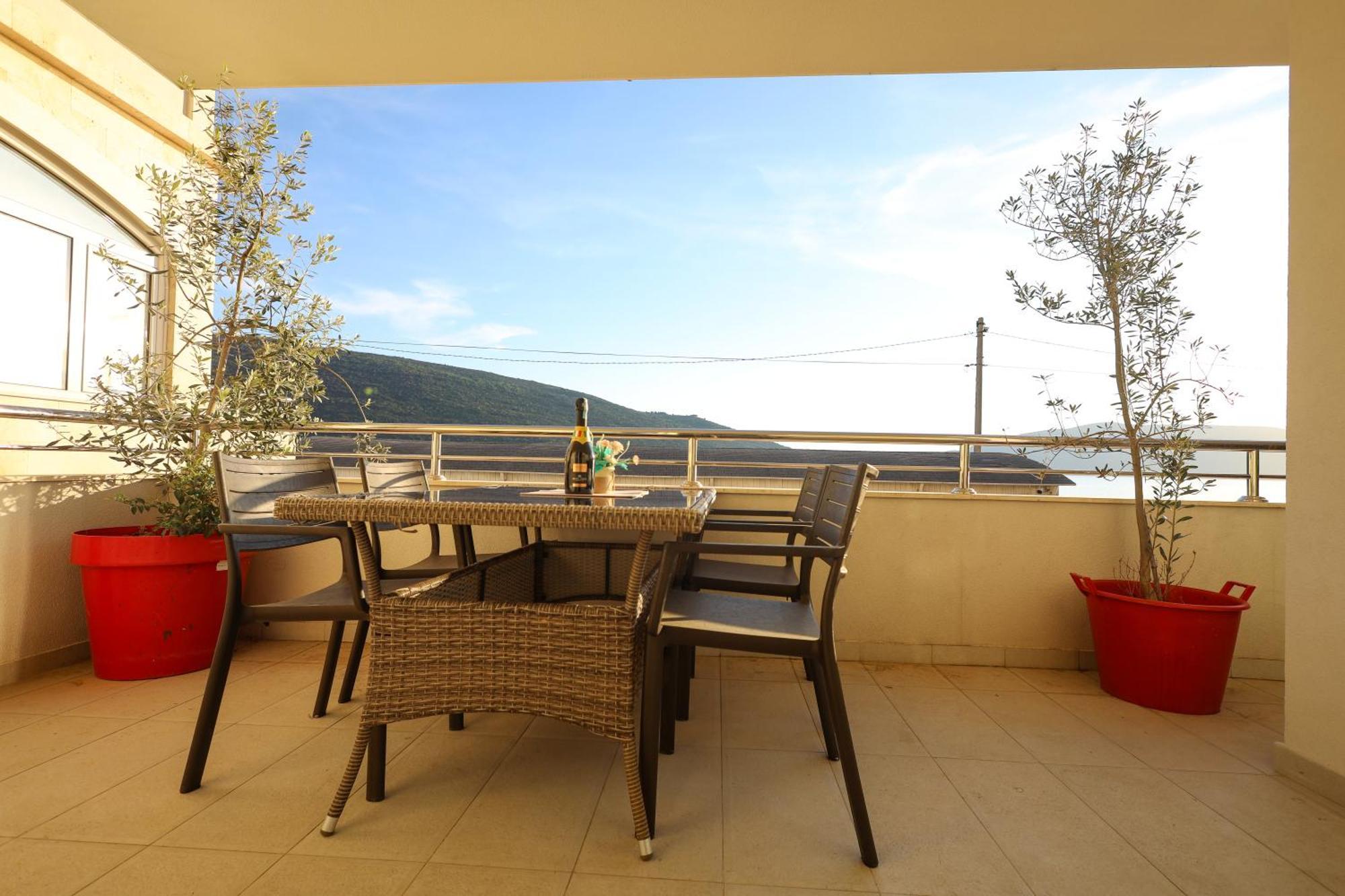 Apartments Milanovic Херцег Нови Екстериор снимка