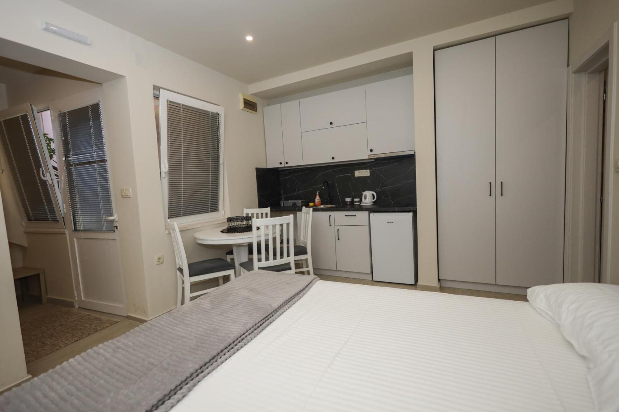 Apartments Milanovic Херцег Нови Стая снимка